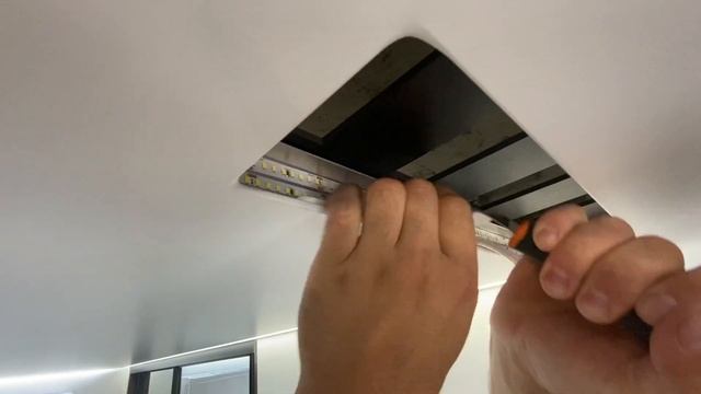 Алюминиевые декоративные перегородки Flexy DEKOR для натяжных потолков