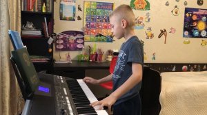 Желтые тюльпаны на синтезаторе