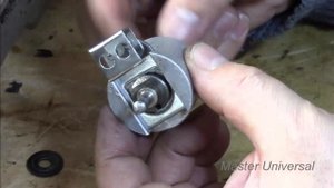 Швейная машина 862 класса. Ремонт и установка моталки. Видео № 297.