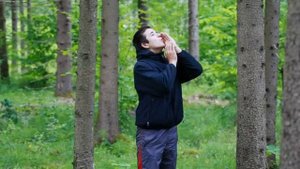 Звуки потерявшегося человека в лесу АУ / Звуки АУ