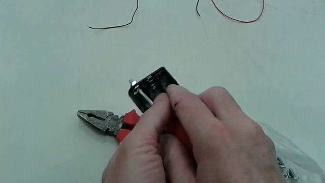 Батарейки для школы: пальчиковые  вместо квадратной