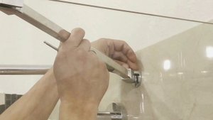 Установка душевого ограждения I installation of shower enclosure