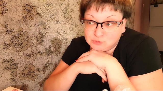 Батон из Пятерочки/Учусь экономить, а не выживаю/Обзор покупок и цен/Жизнь в России/болтовлог/ смотреть онлайн