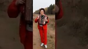 Нурсания жырлый.