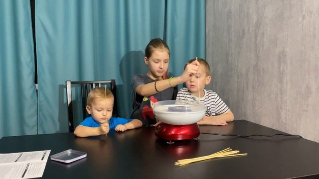 САХАРНАЯ ВАТА ДОМА.КАК ПРИГОТОВИТЬ СЛАДКУЮ ВАТУ/обзор аппарата