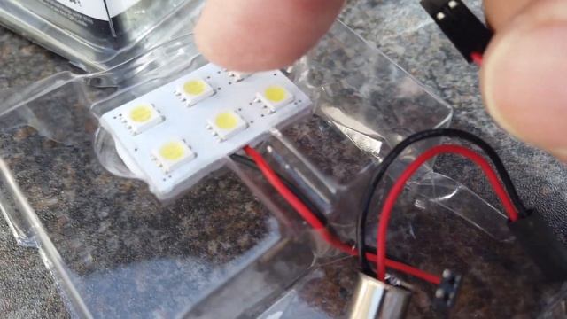 Replacing interior lights with LED in my Mitsubishi Pajero смотреть онлайн