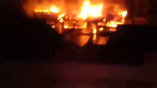 В Башкирии горит центральный рынок город Нефтекамск смотреть онлайн