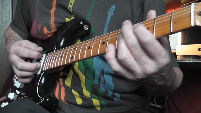 Squier Stratocaster 1983 смотреть онлайн