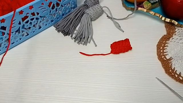 украшения для вязаных изделий.. кисточки смотреть онлайн