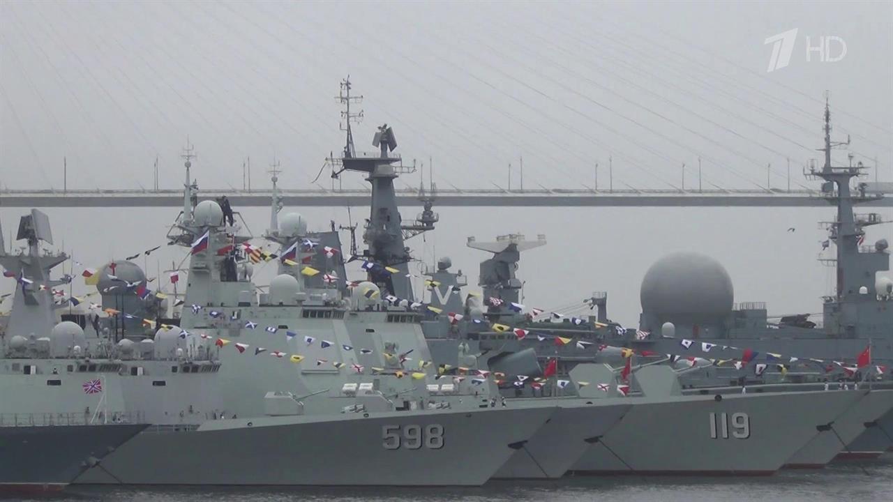 Отряд кораблей военно-морских сил КНР прибыл на главную базу Тихоокеанского флота РФ