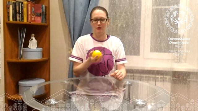 Упражнения с мячом за столом (часть 2) смотреть онлайн