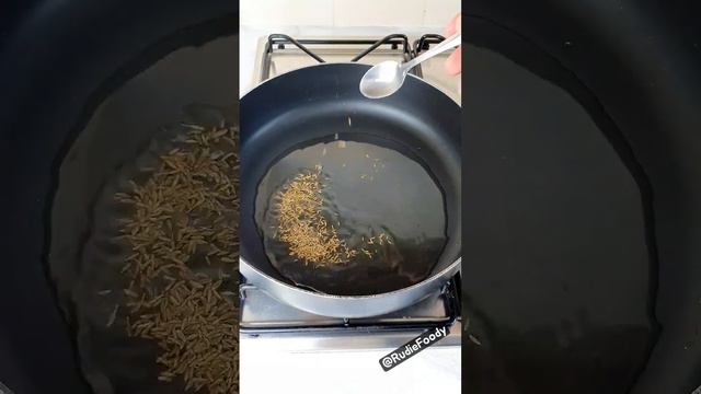 - Dhaba Style Chicken Curry -