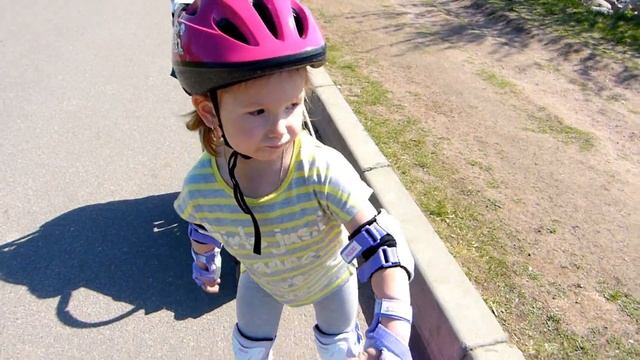 VLOG Первый раз на роликах/Гигантская надувная горка/Парк 300-летия СПб/Финский залив смотреть онлайн