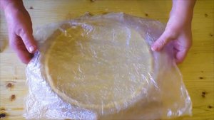 Песочный пирог с грибами курицей и сыром