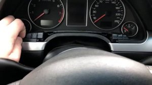 Снятие щитка (панели) приборов Аudi A4 B7, B6