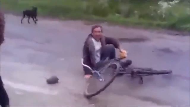 Смешные падения с велосипеда Подборка велофейлов смотреть онлайн