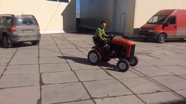 Испытания!Тащит машину 1200 кг. садовый трактор Митракс Т10 . смотреть онлайн