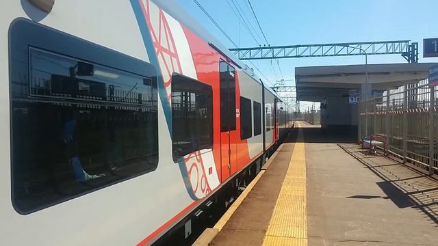 ЭС2Г-114 Ласточка На станции Моссельмаш смотреть онлайн