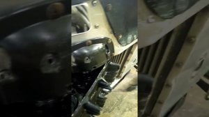 Ставим сливную пробку на редуктор снегохода ARCTIC CAT XF8000 Country.