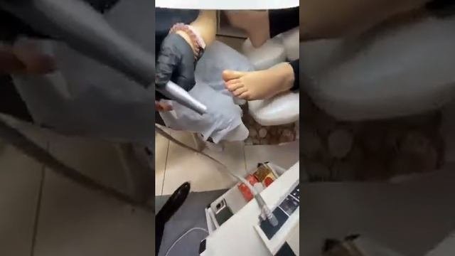 Аппаратный педикюр за 30 минут