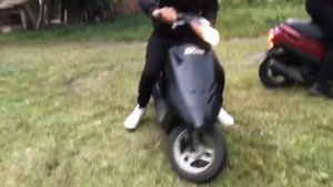 ШКОЛЬНИКИ НА СКУТЕРАХ НАРУШАЮТ / УСТРОИЛИ ГОНКИ