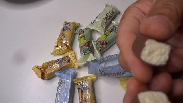 Взял на пробу Конфеты Насладжи со Вкусом Фундука Банана Ирландских Сливок Кроха Зайка Дружок