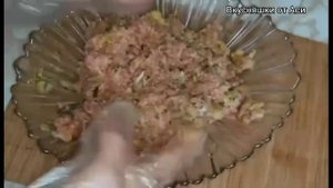 Домашние котлеты!!! Нежные и вкусные!!! Просто добавить соленые огурцы прямо в фарш!!!?