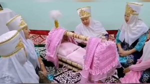 Казахский обряд" Бесикке салу", г. Ишим.mp4