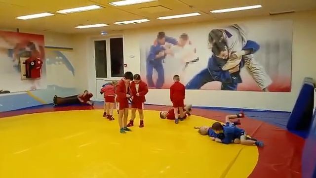 Доча отрабатывает броски смотреть онлайн