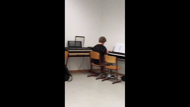 Дима снимает как мужик пересекает реку в Германии а в тоже время Макар играет Arstozka anthem смотреть онлайн