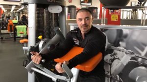 Проработка бицепса (Тренажер Скотта)