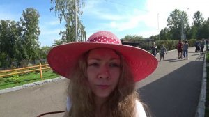 Влог: Роев Ручей Красноярск / Кормим козликов, зебру и др.