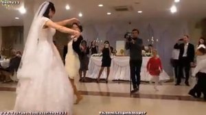 Лезгинка 2015  Супер Лезгинка От Девушки на Свадьбе ( 240 X 426 ).mp4