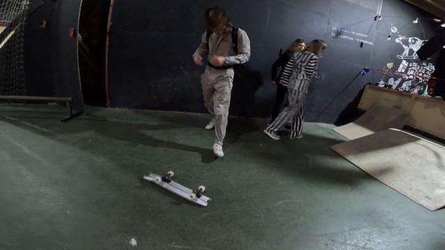 Экстремальный скейт хэллоуин в Москве 2023 | Жесткие трюки на скейте смотреть онлайн