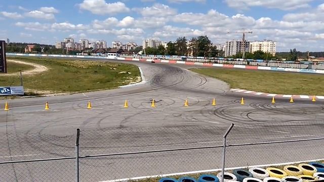 Спортивные мотоциклы,Езда на мотоцикле со скоростью 200 км/ч/Sport bikes fast driving