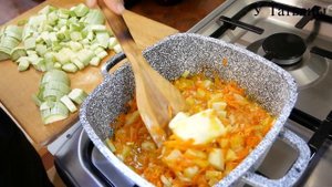 Сливочный КРЕМ-СУП из КАБАЧКОВ / Сезонный КАБАЧКОВЫЙ СУП-ПЮРЕ с ПЛАВЛЕНЫМ СЫРОМ