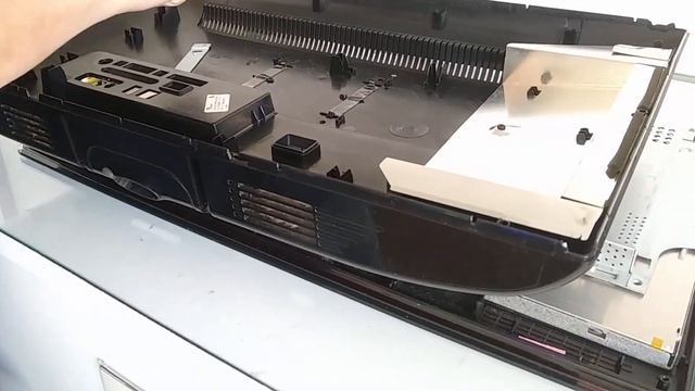 Como abrir o monitor samsung P2470HN e arrumar as roscas para suporte VESA. смотреть онлайн