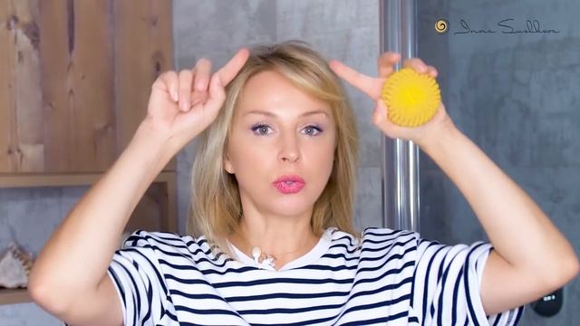 Простая техника проработает нависшее веко, морщины на лбу, снимет напряжение в затылочной части