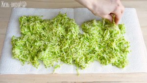 Вкуснейшие ОЛАДЬИ из КАБАЧКОВ без МУКИ (с сыром)?1 РЕЦЕПТ = 3 БЛЮДА!!