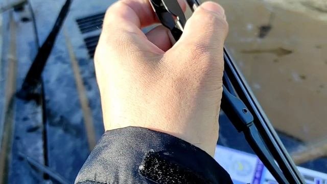 Ответы Mail.ru: Подскажите, если дворник один перестал работать и поворачивается