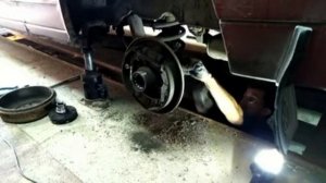 VW T4 замена заднего ступичного подшипника. Без съемника.