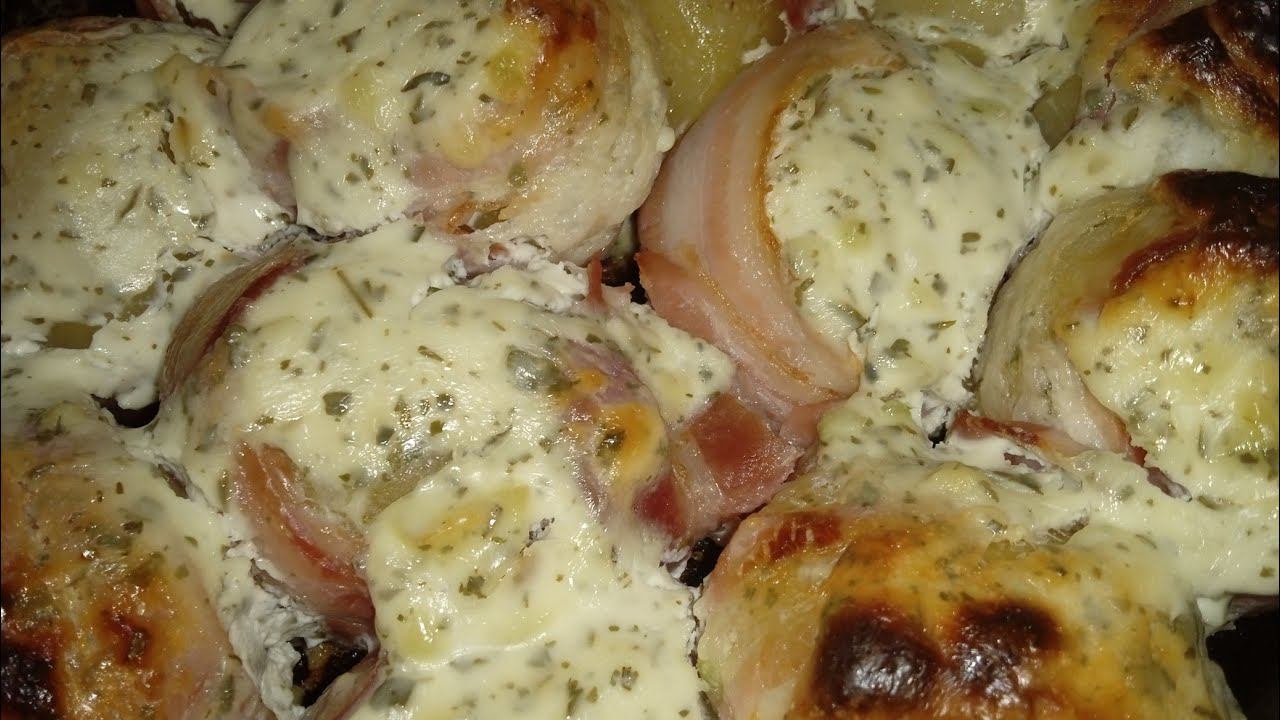 Вкусный и простой ужин. Картофель в беконе запеченый в сметане!! Рецепт простого ужина!