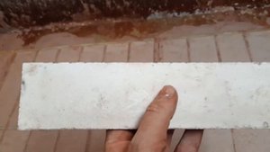Вот почему не стоит клеить декоративный гипсовый камень на улице