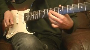 Behringer UCG 102 Be Like... Behringer Guitar Link....