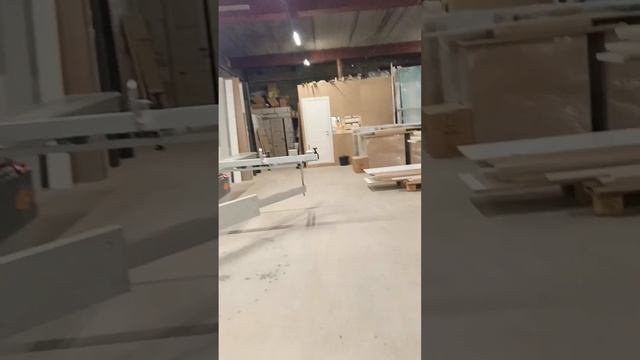 Не больше видео ,процесс работы в цехе . смотреть онлайн