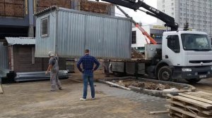 Выгрузка бытовки манипулятором хиаб 135