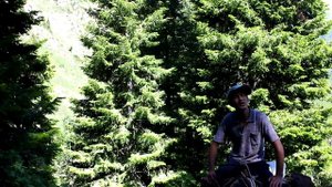 Мамбетов Чолпонкул поёт песни о Киргизии