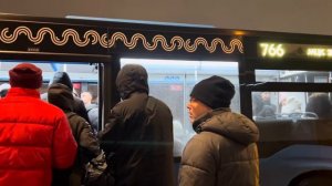 Автобус НефАЗ-5299-40-52 следует по маршруту 766 ”м. Стахановская - МЦК ЗИЛ”