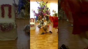 Танго волка и красной шапочки.