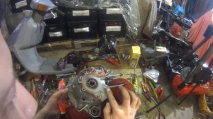 Установка коленвала Yamaha Jog Poche от первого лица